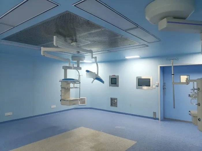 Blue modular OT with laminar airflow ceiling and pendant